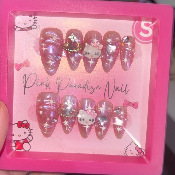Hello Kitty Pink Nail Set - Picture 1 of 2